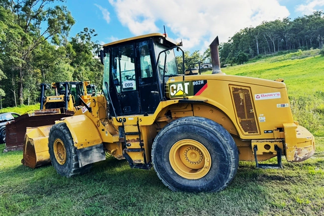 Construction Equipment Hire from Top Gun Plant Hire in Logan, Brisbane for earthmoving, trucks, excavators for small or big projects