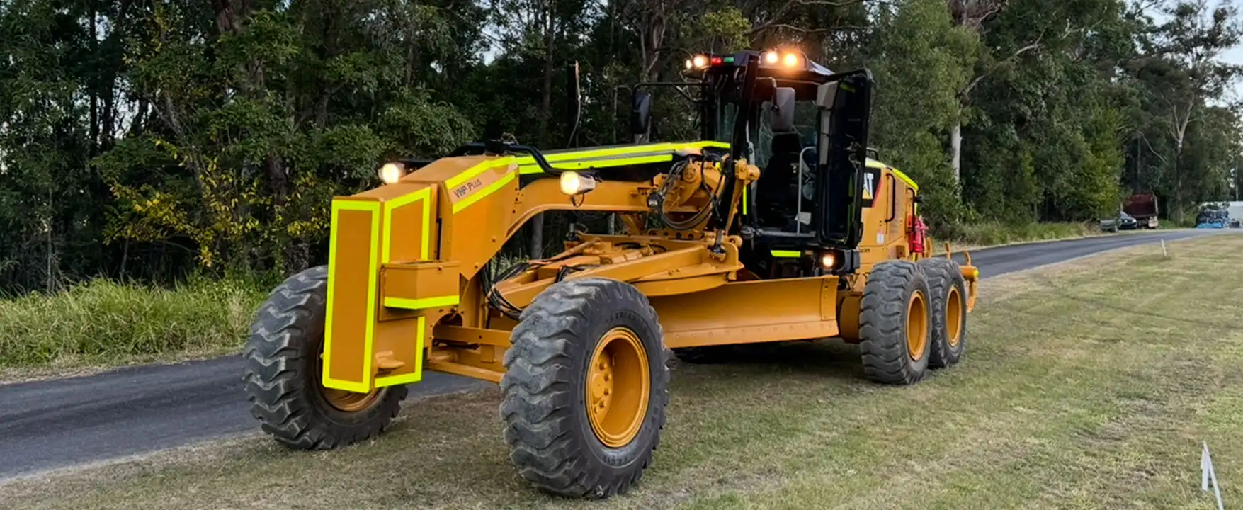 Plant Equipment Hire at Top Gun Plant Hire servicing Logan, Brisbane, Gold Coast & Sunshine Coast, Grader Hire, Bobcat Hire, Tip Truck Hire