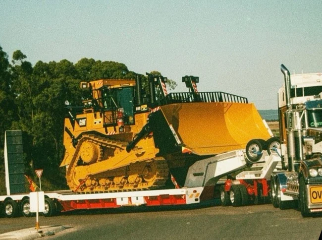 Hire reliable, well-maintained plant and equipment for construction, earthmoving and development projects. from Top Gun Plant Hire Brisbane.