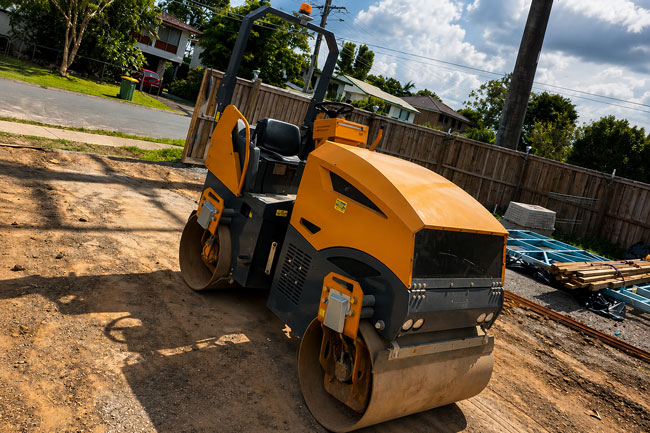 Hire Compaction road roller from Top Gun Plant Hire servicing Brisbane, Gold Coast and Sunshine Coast.